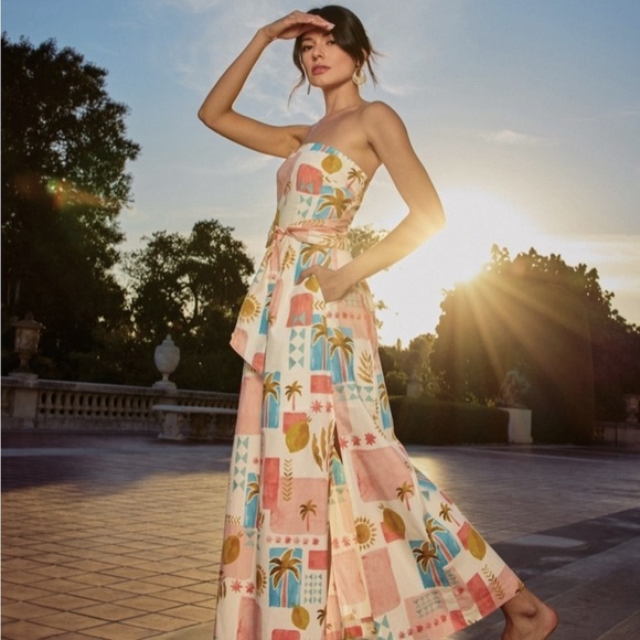 Brand new with tags. Dress Forum Strapless Palm Print Dress. Size M - Picture 2 of 5